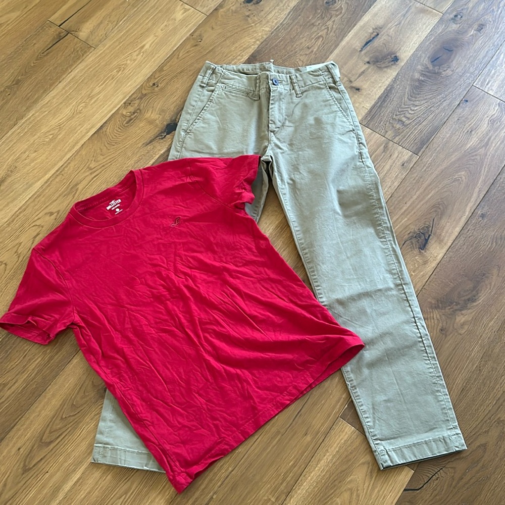 Boys American Eagle Hollister Khaki Pants Red Tee Set
26x30 equivalent to SZ 16